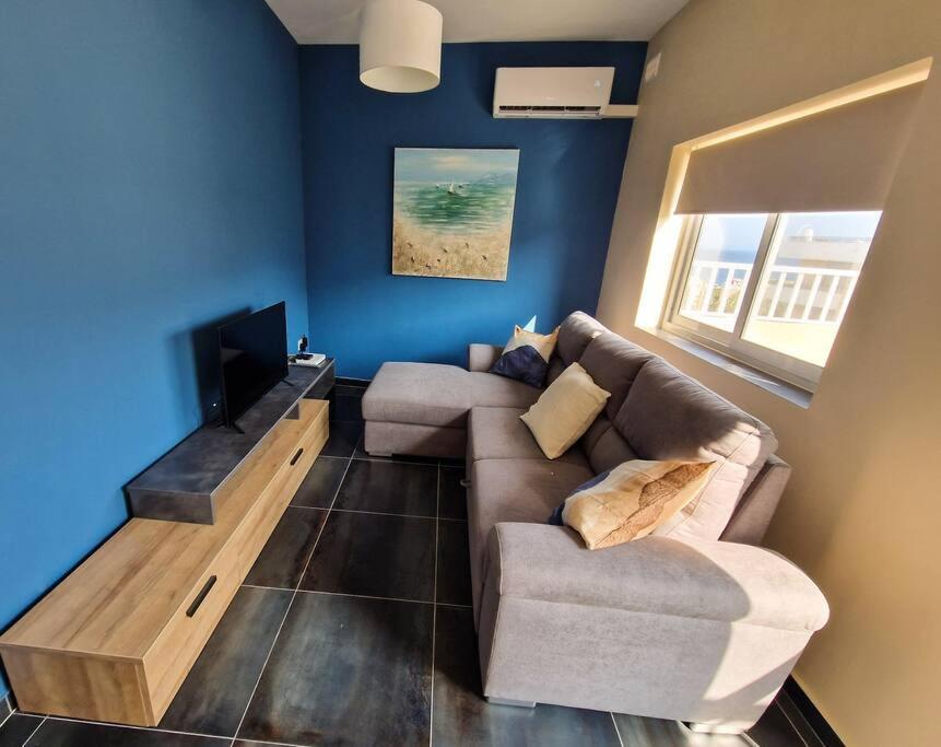 Comfy And Cosy. Apartment Сейнт Полс Бей Екстериор снимка